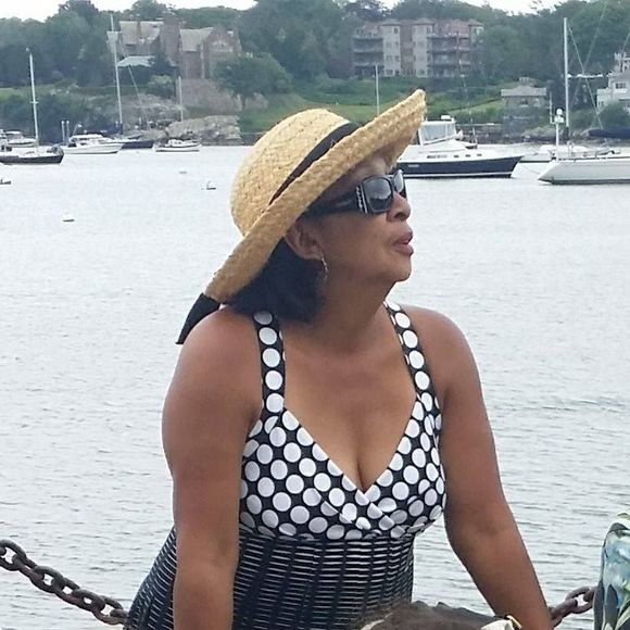 Meet your Posher, Vicki - Picture 1 of 1